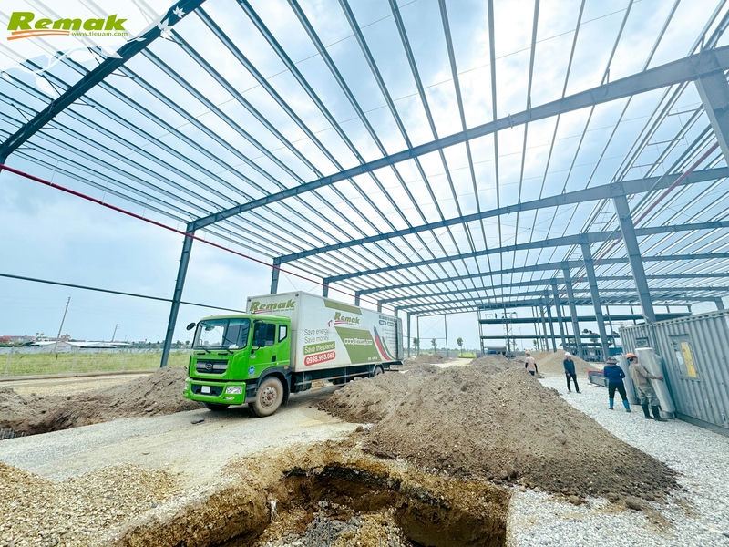 mua-vat-lieu-cach-nhiet-mai-ton-nha-xuong 2