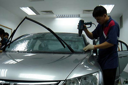 Chon phim cach nhiet cho xe hop