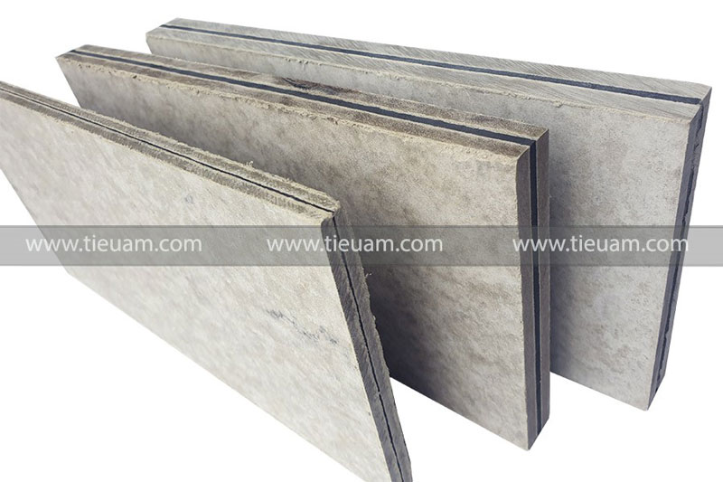 Remak@ SoundOFF Barrier cấu tạo 2 lớp bề mặt gồm tấm xi măng cốt sợi PP và cao su non đặc tính cách âm chống rung tường, vách, trần