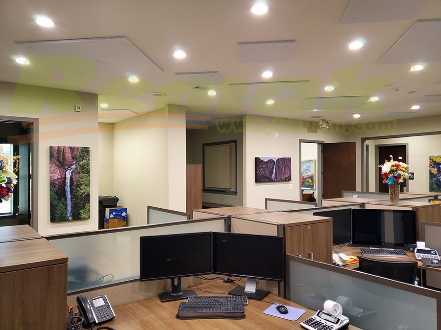 Sử dụng tấm hấp thụ âm thanh hiệu quả nhất là ở trần nhà