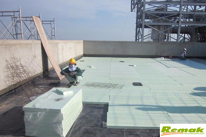 huong-dan-thi-cong-cach-nhiet-cach-am-voi-xop-xps-hieu-qua-anh-4